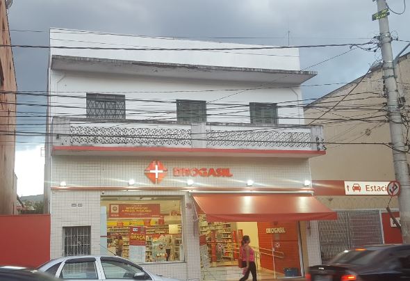 Rede de farmácia vira posto volante de vacinação contra Covid em Ermelino